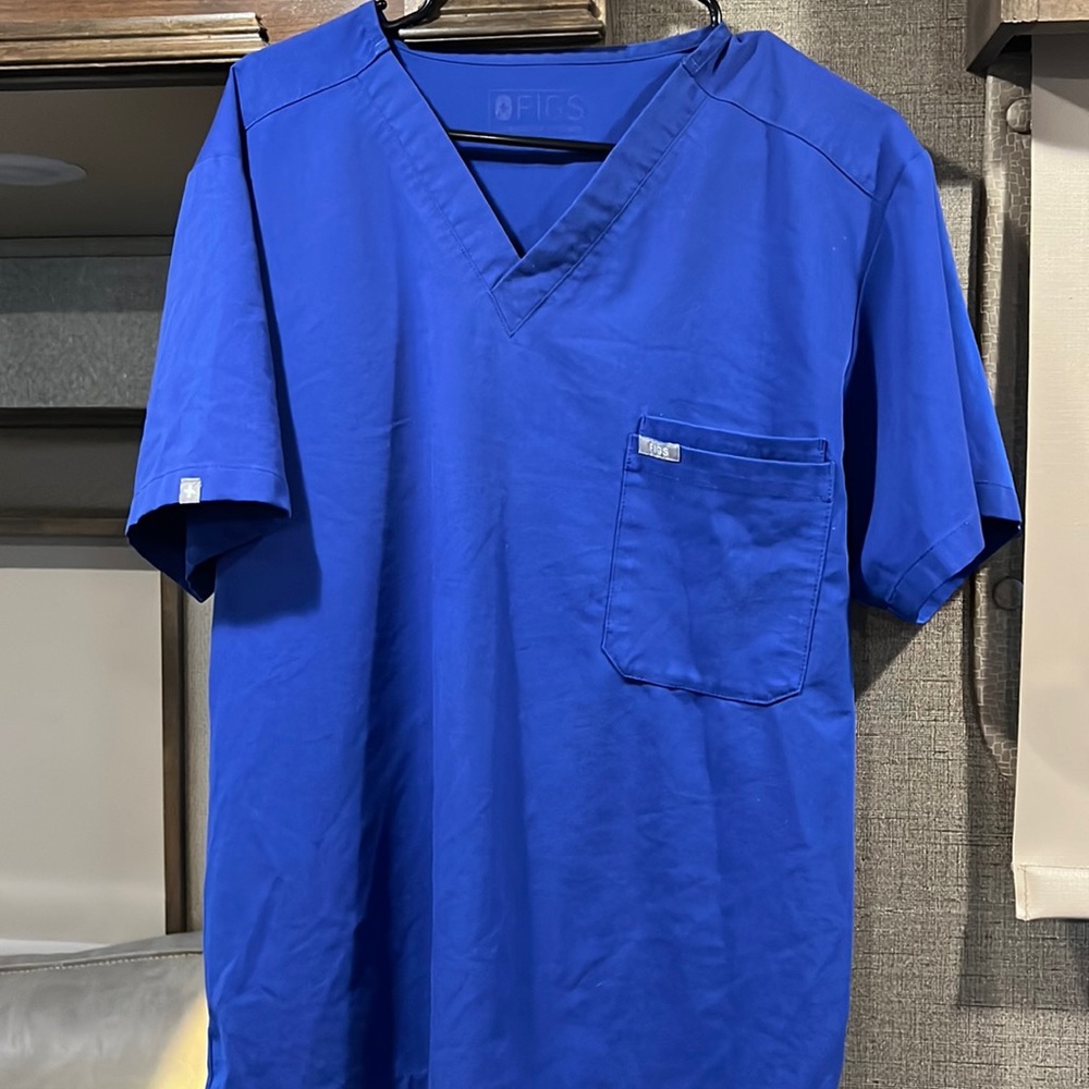 ⭐️ 3 for $20 ⭐️ Mens Figs royal blue scrub top